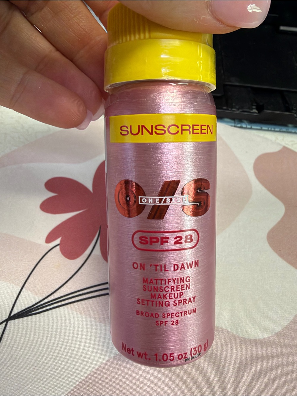 On til dawn Mattifying Sunscreen Spray SPF 28 -